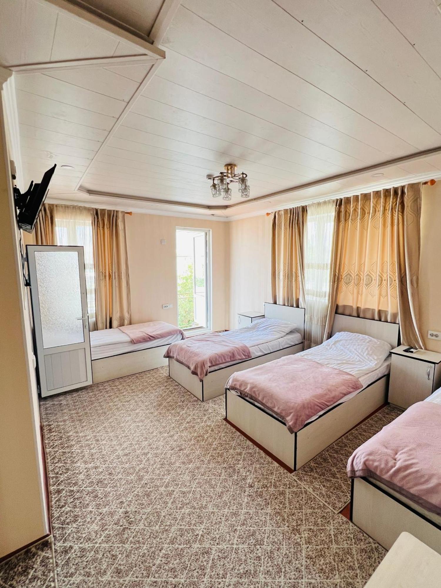 Hotel Zarafshon Panjakent Екстериор снимка